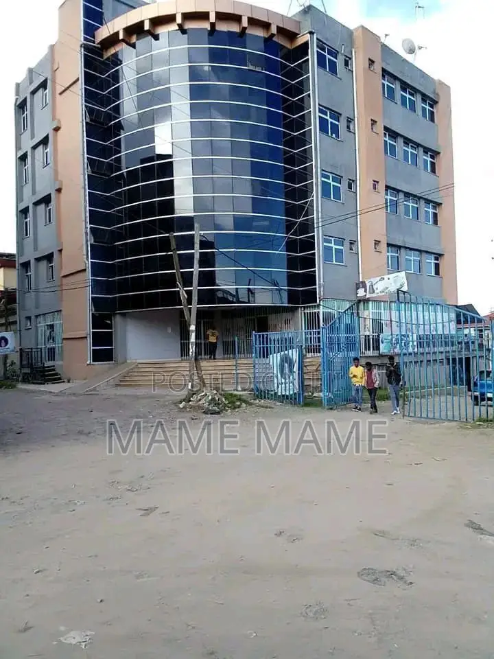 13bdrm House in Addis Abeba, Bole for sale