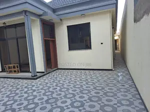 5bdrm Villa in Addis Abeba, Bole for sale