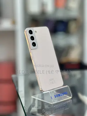 Photo - New Samsung Galaxy S22 5G 128 GB