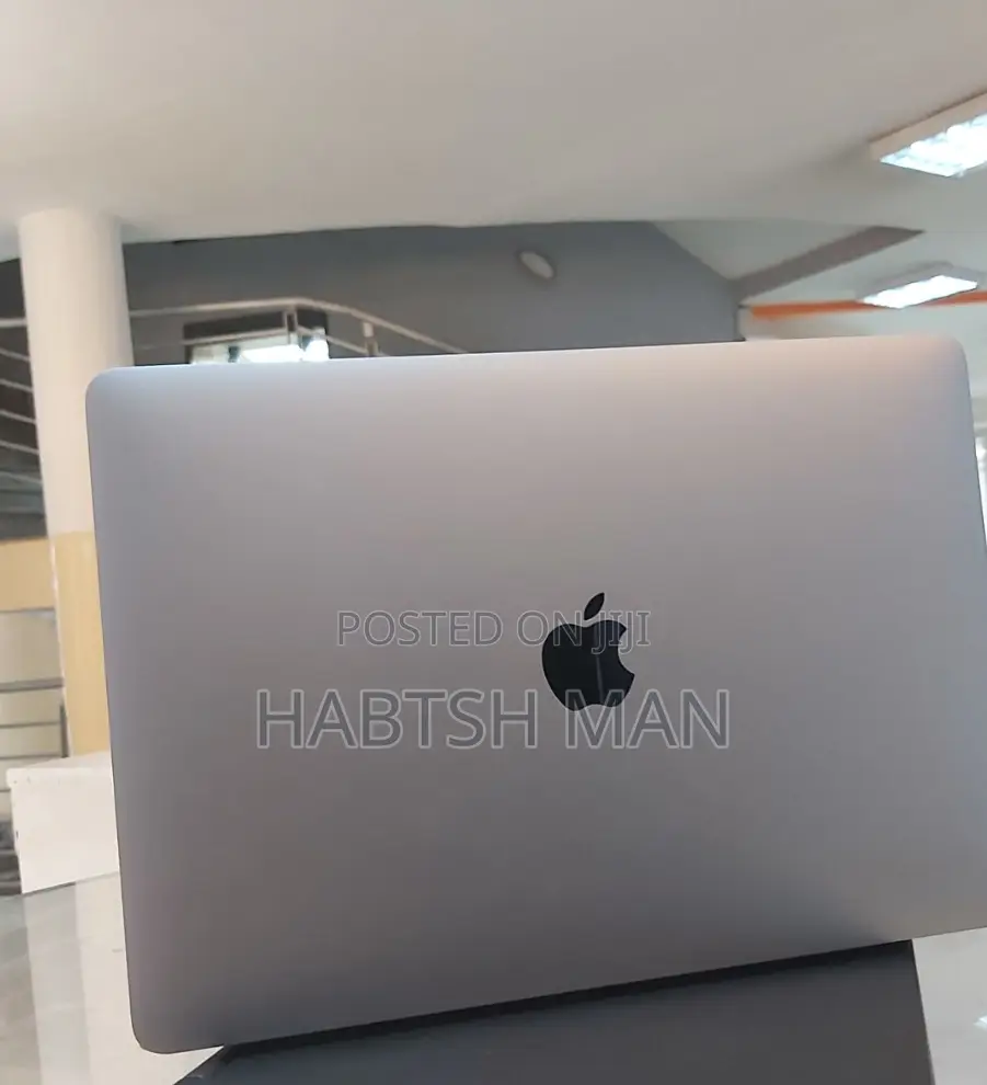 New Laptop Apple MacBook Pro 2017 16GB Intel Core I5 SSD 512GB