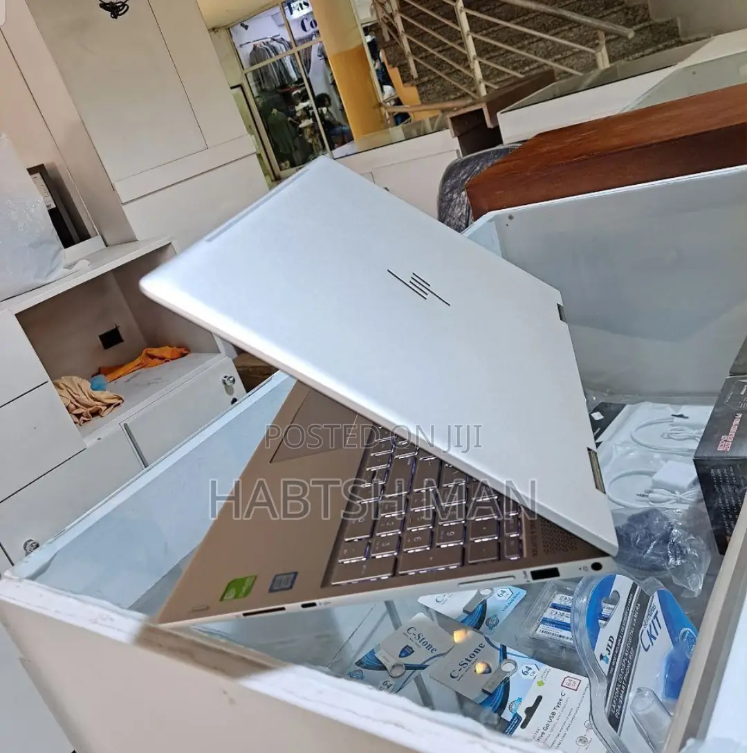 New Laptop HP Envy X360 8GB Intel Core I5 SSD 512GB