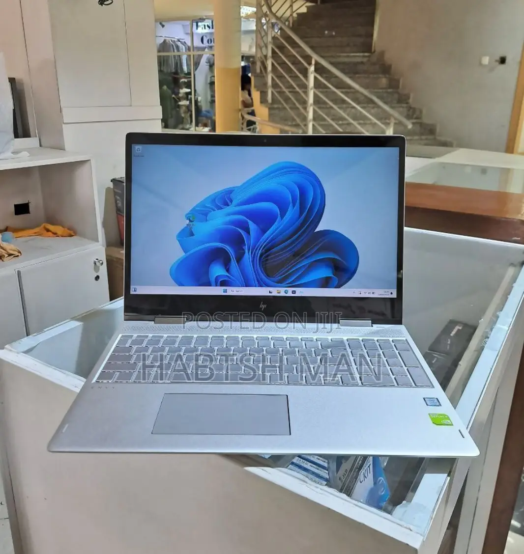 New Laptop HP Envy X360 8GB Intel Core I5 SSD 512GB
