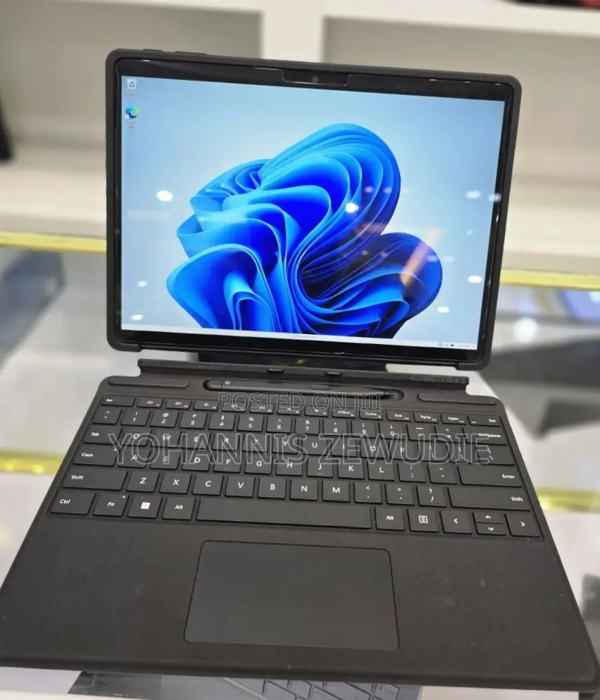 New Laptop Microsoft Surface Pro 9 16GB Intel Core I7 SSD 256GB