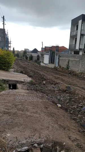 8bdrm House in Addis Abeba, Bole for sale