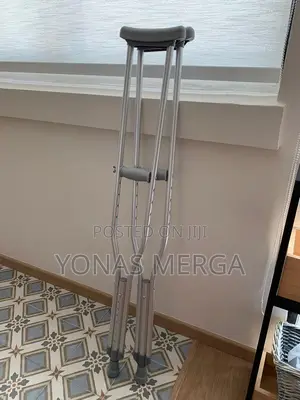 Photo - Auxiliary Crutches _Heigt Enlarge/Shorten Buttons /Crunch"