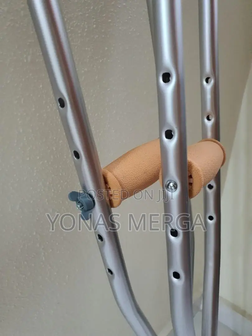 Auxiliary Crutches \እጅ መያዣዉ ይመቻል ኮንፈርት አለዉ/Crutches:Crunch