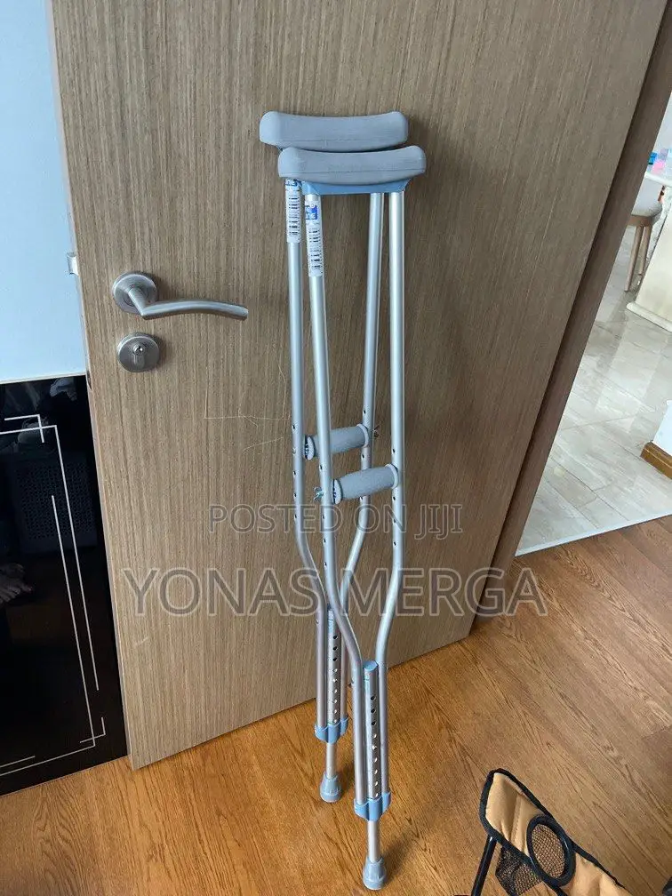 Crutches =Crunch*Cranch!ክራንች*በቅናሽ ዋጋ /Crutches-አጀስቴብል/Crunch