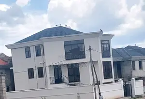 7bdrm House in Addis Abeba, Bole for sale