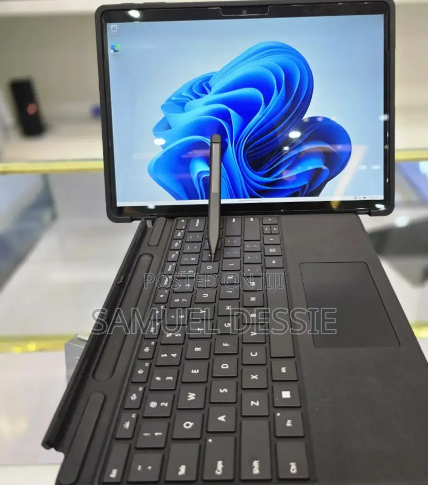 New Laptop Microsoft Surface Pro 9 16GB Intel Core I7 SSD 256GB