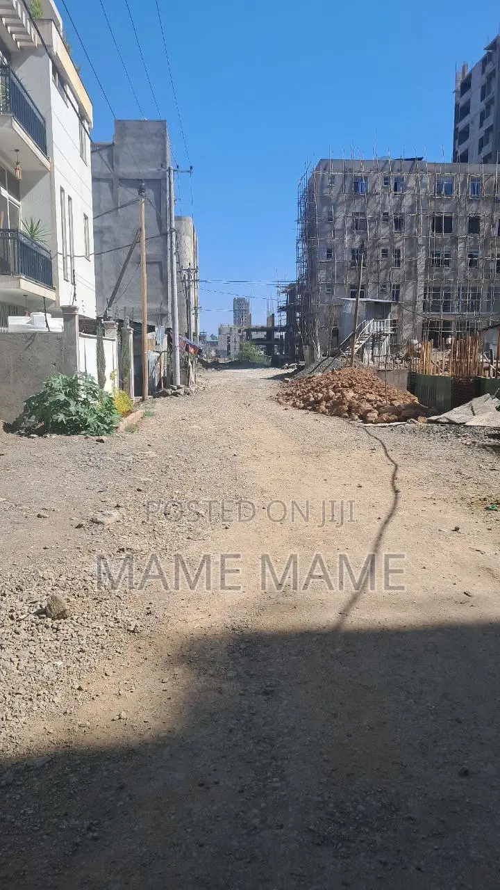 5bdrm House in Addis Abeba, Bole for sale