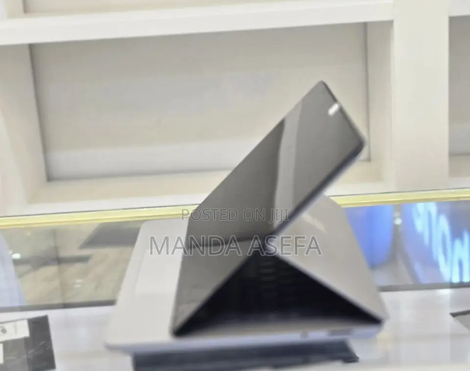 New Laptop Microsoft Surface 32GB Intel Core I7 SSD 1T