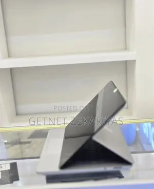 New Laptop Microsoft Surface 32GB Intel Core I7 SSD 1T