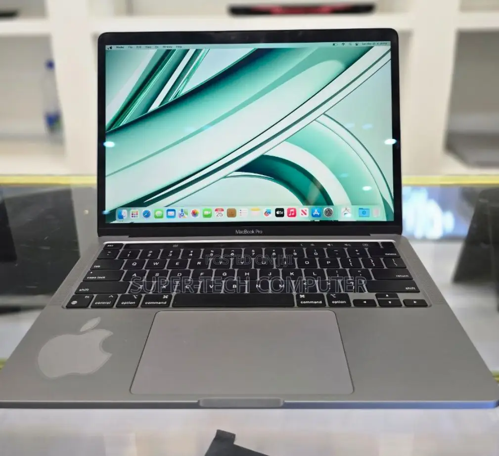 New Laptop Apple MacBook Pro 2021 M1 8GB Apple M2 SSD 256GB