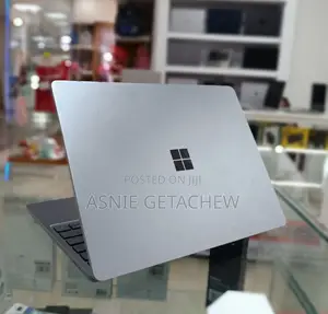 New Laptop Microsoft Surface 8GB Intel Core I5 SSD 512GB