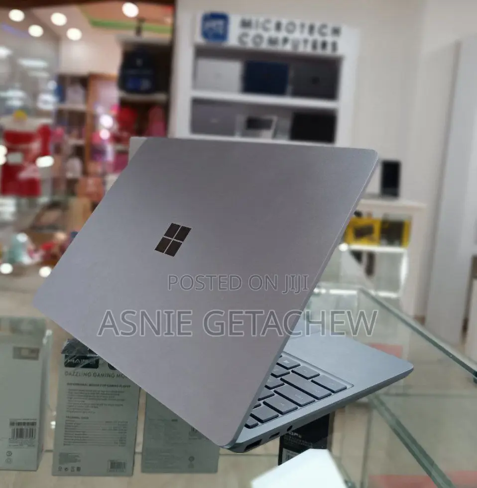 New Laptop Microsoft Surface 8GB Intel Core I5 SSD 512GB