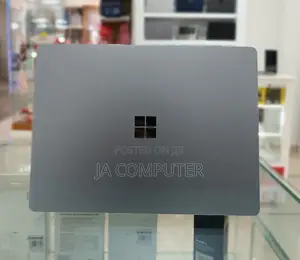 New Laptop Microsoft Surface 8GB Intel Core I7 SSD 512GB