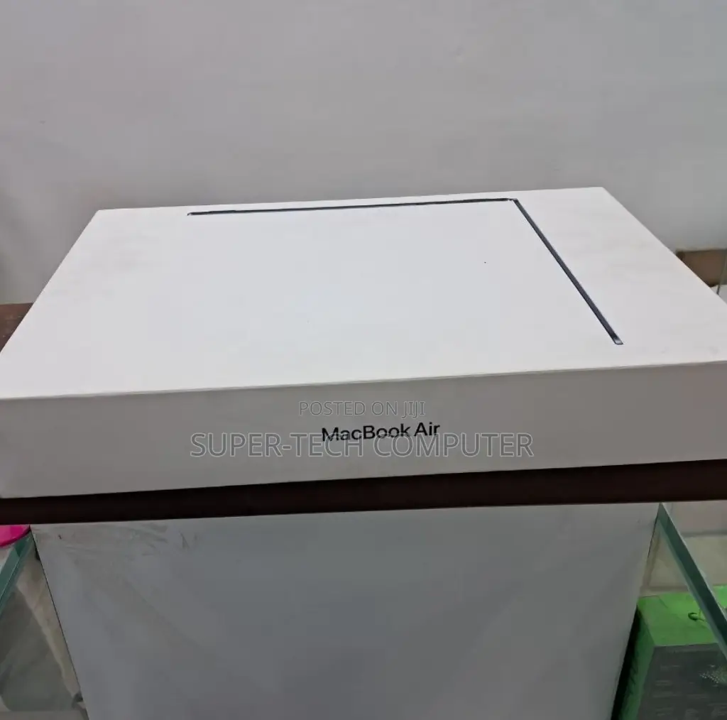 New Apple MacBook Air 2024 M3 15-Inch 8GB Apple M3 Pro SSD 512GB