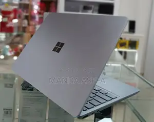 New Laptop Microsoft Surface 8GB SSD 512GB