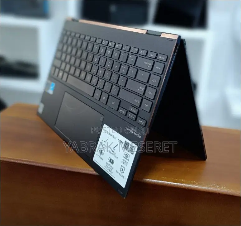 New Laptop Asus ZenBook Flip UX360UA 16GB Intel Core I7 SSD 1T