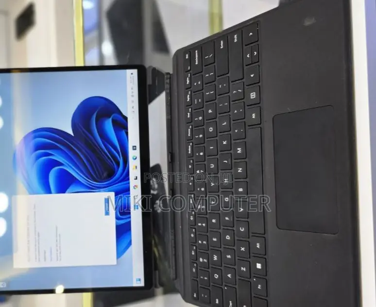 New Laptop Microsoft Surface Pro 9 16GB Intel Core I5 SSD 256GB