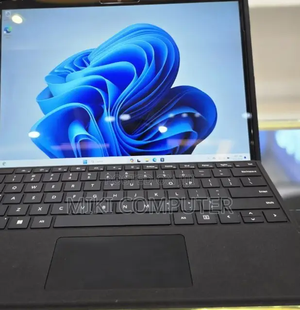 New Laptop Microsoft Surface Pro 9 16GB Intel Core I7 SSD 256GB