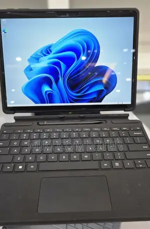 New Laptop Microsoft Surface Pro 9 16GB Intel Core I7 SSD 256GB