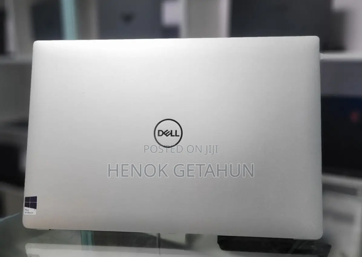 New Laptop Dell Precision 15 3520 16GB Intel Core I9 SSD 512GB