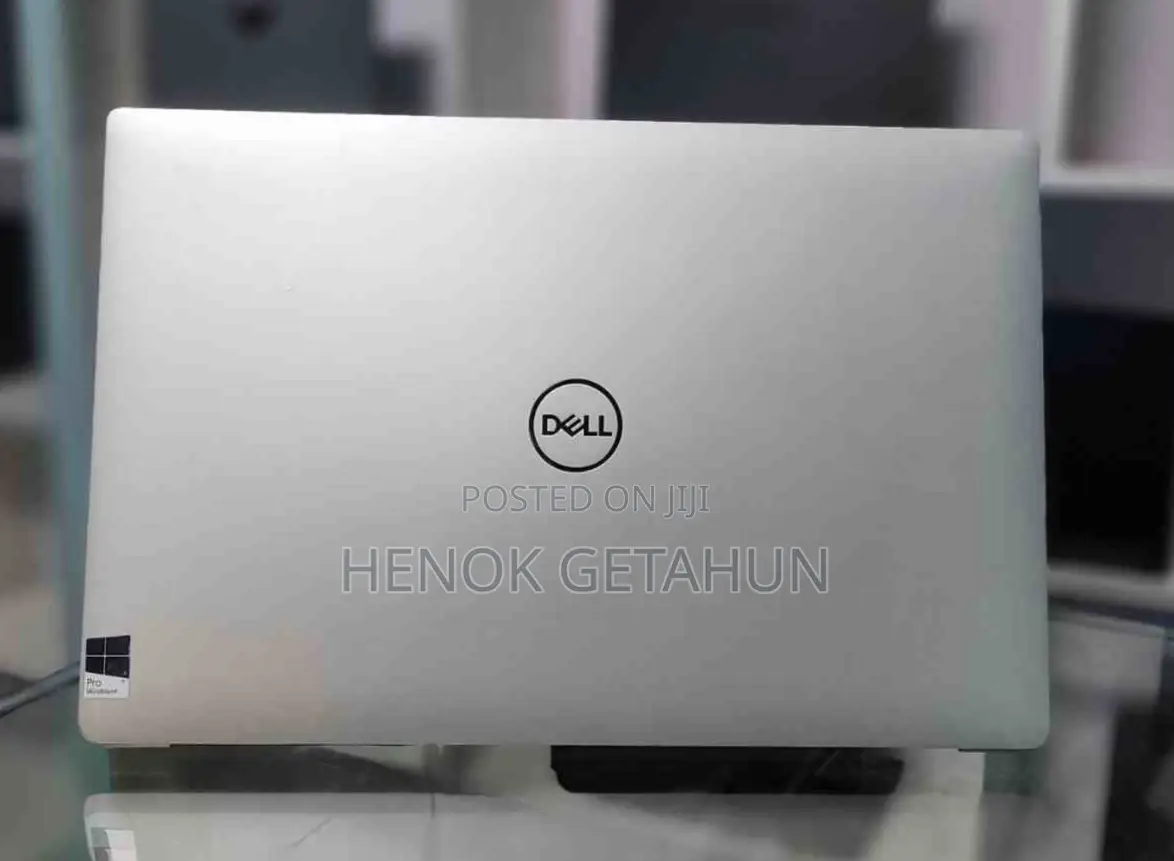 New Laptop Dell Precision 15 3520 16GB Intel Core I9 SSD 512GB