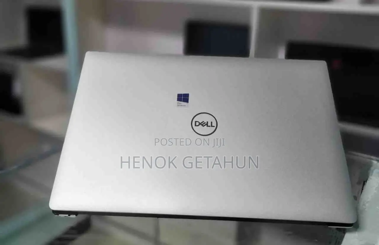 New Laptop Dell Precision 15 3520 16GB Intel Core I7 SSD 512GB