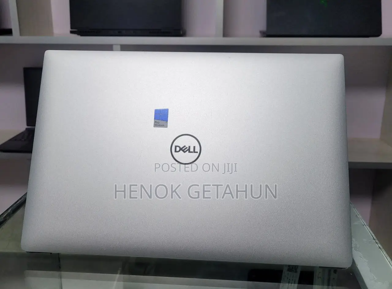 New Laptop Dell Precision 15 3520 16GB Intel Core I7 SSD 512GB