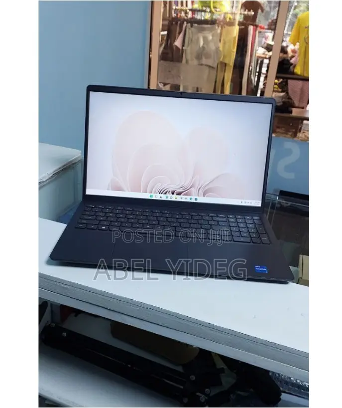 New Laptop Dell Inspiron 15 8GB Intel Core I5 SSD 256GB