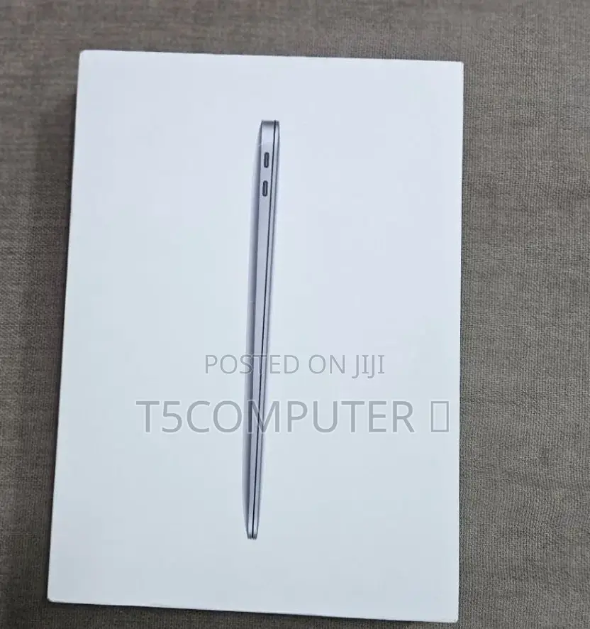 New Laptop Apple MacBook Air 2022 M2 8GB Intel Core I7 SSD 256GB