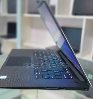 New Laptop Dell Precision 17 7720 16GB Intel Core I7 SSD 512GB