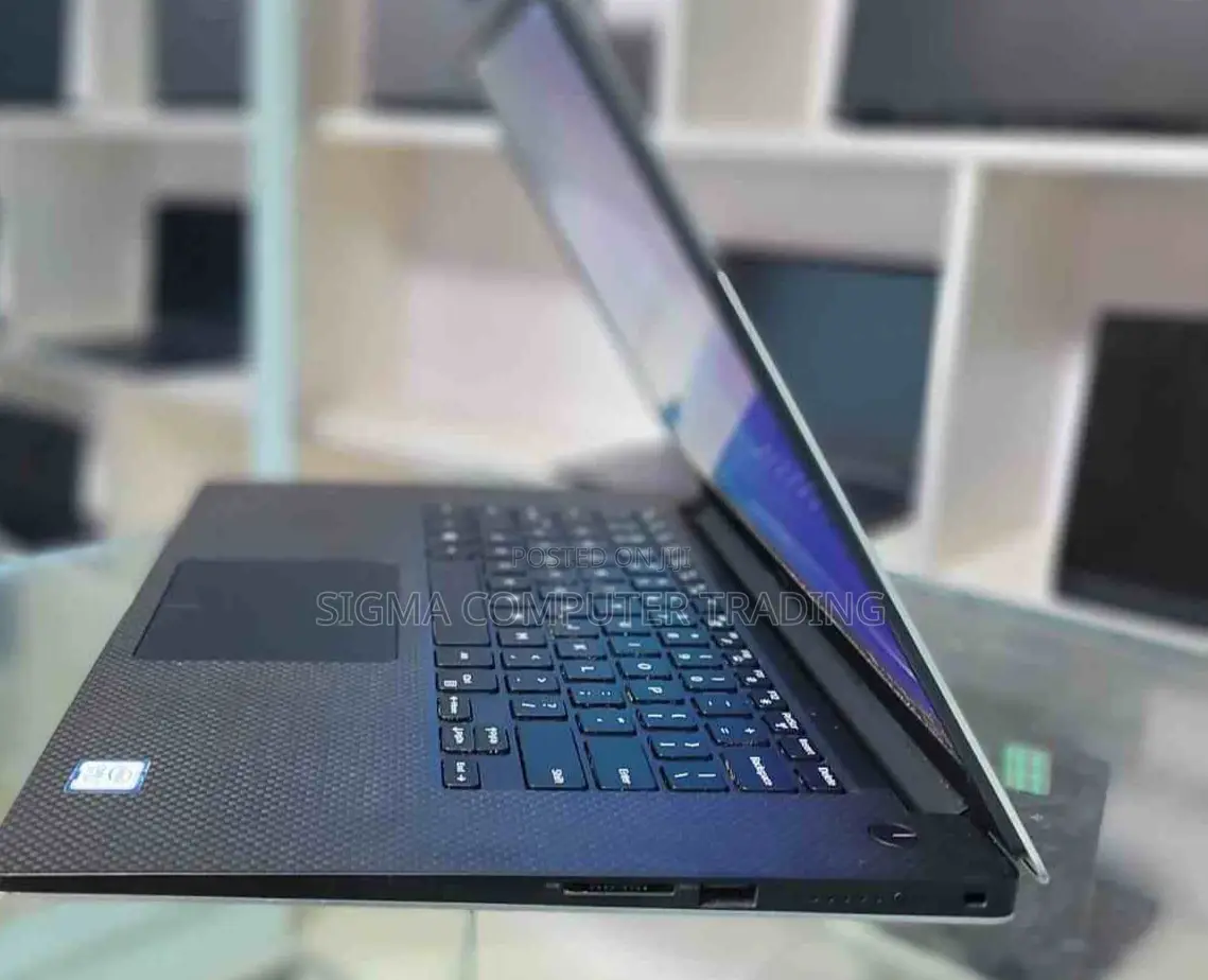 New Laptop Dell Precision 15 5520 16GB Intel Core I7 SSD 512GB