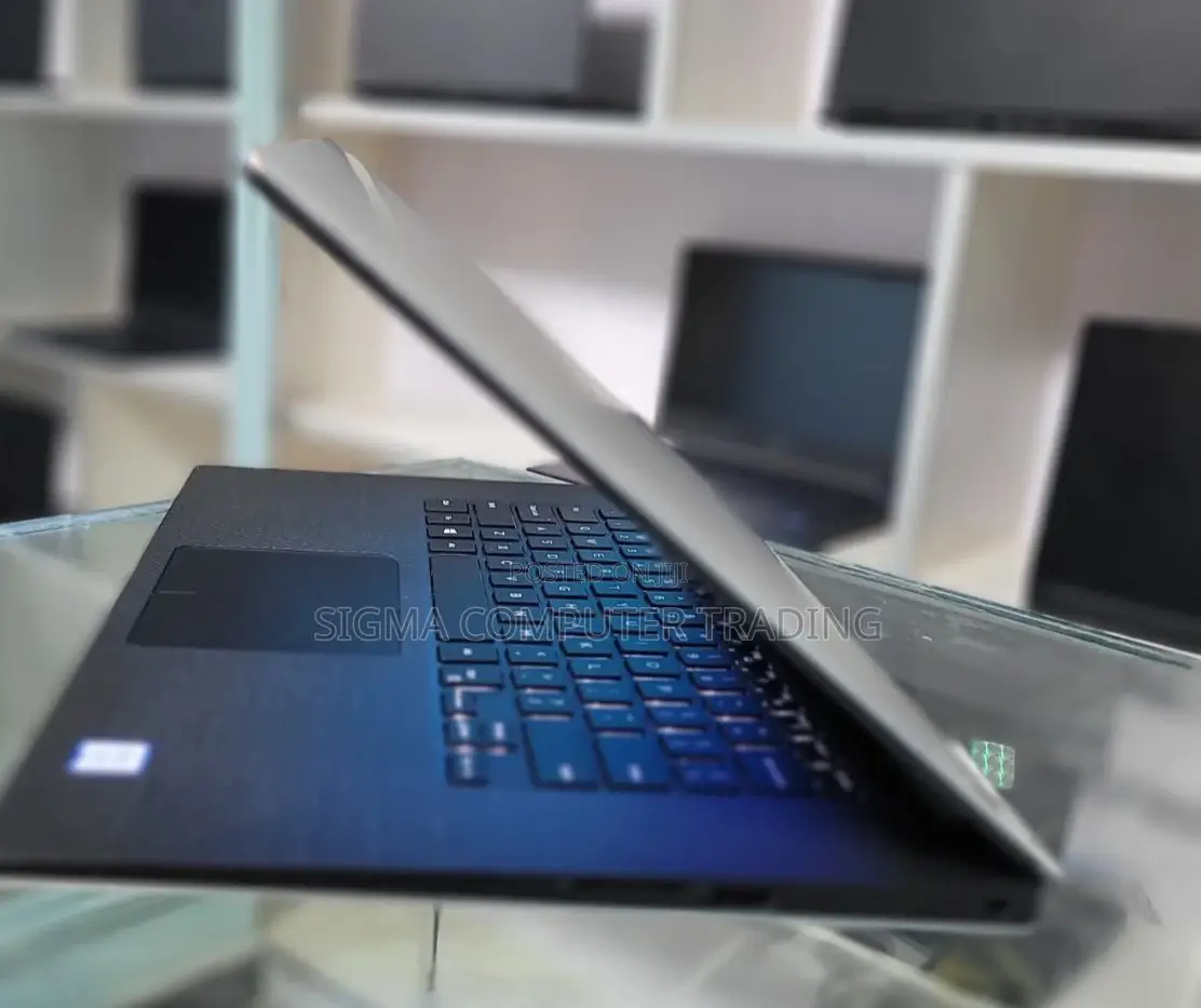 New Laptop Dell Precision 15 3520 16GB Intel Core I9 SSD 512GB