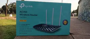 Photo - Toplink Router and Range Extender
