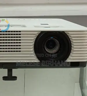 Used Sony VPL-DX221 PROKECTOR