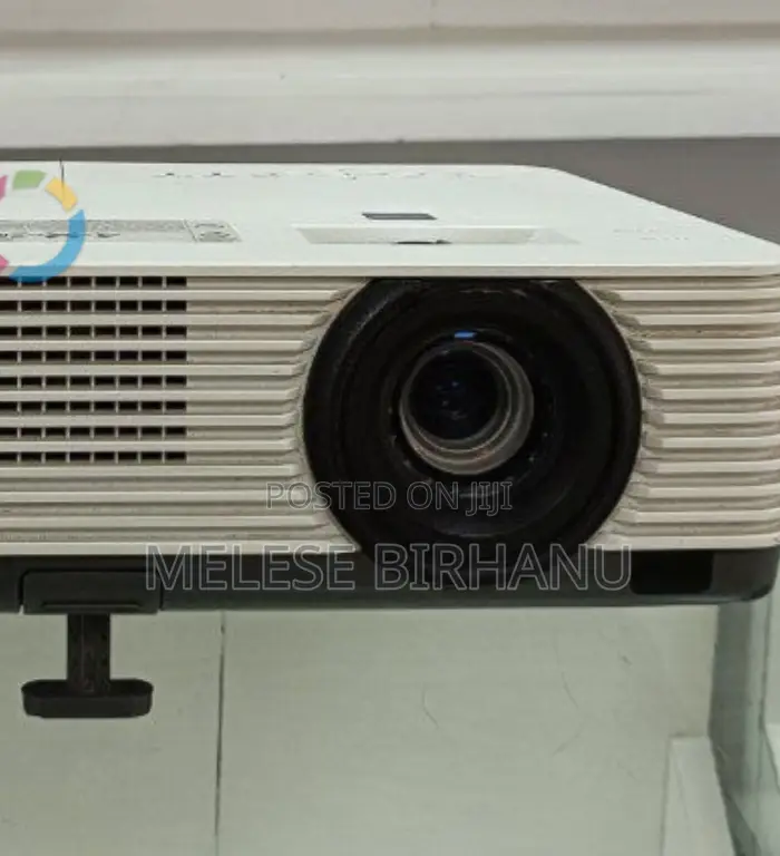 Used Sony VPL-DX221 PROKECTOR