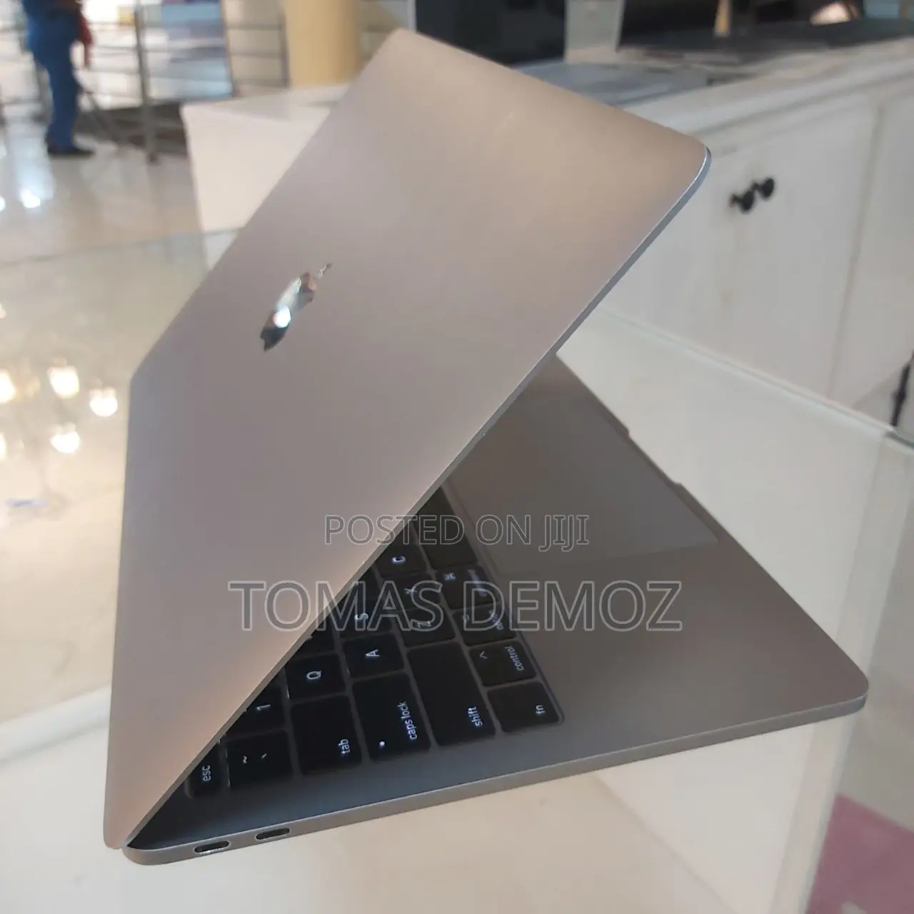 New Laptop Apple MacBook Pro 2017 16GB Intel Core I5 SSD 512GB