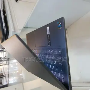 New Laptop Lenovo Yoga 710 16GB Intel Core I7 SSD 512GB