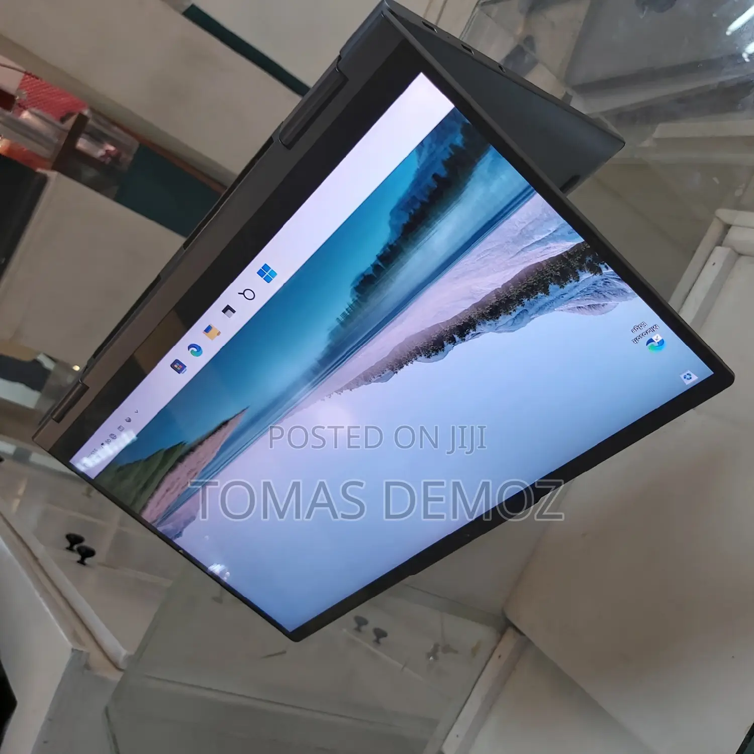 New Laptop Lenovo Yoga 710 16GB Intel Core I7 SSD 512GB