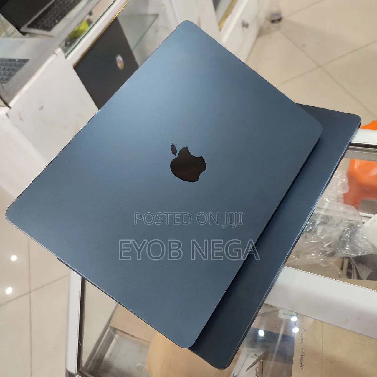 New Laptop Apple MacBook Air 2022 M2 8GB Apple M2 SSD 256GB