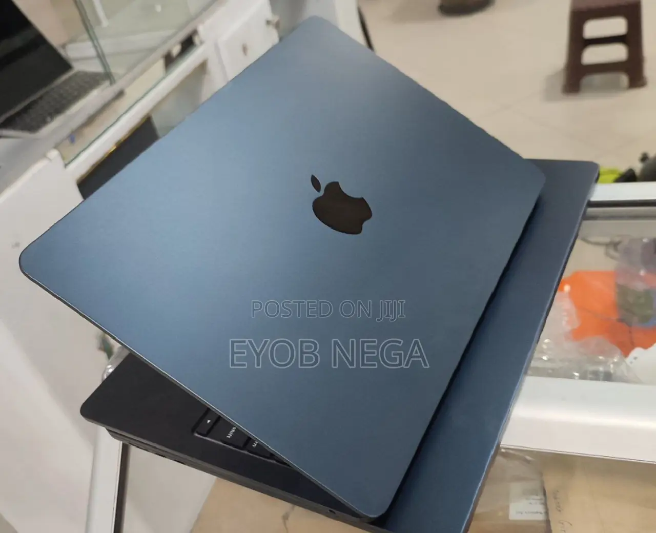 New Laptop Apple MacBook Air 2022 M2 8GB Apple M2 SSD 256GB