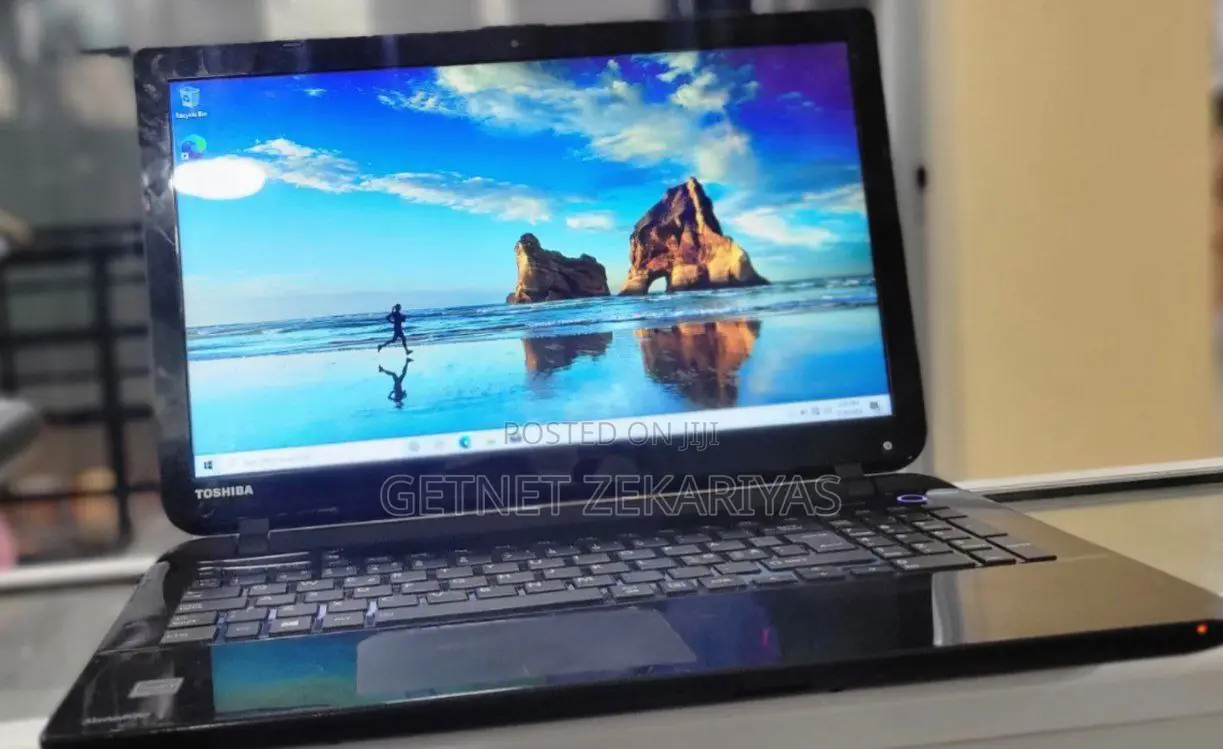 New Laptop Toshiba Satellite C665 4GB Intel Core I7 SSD 256GB