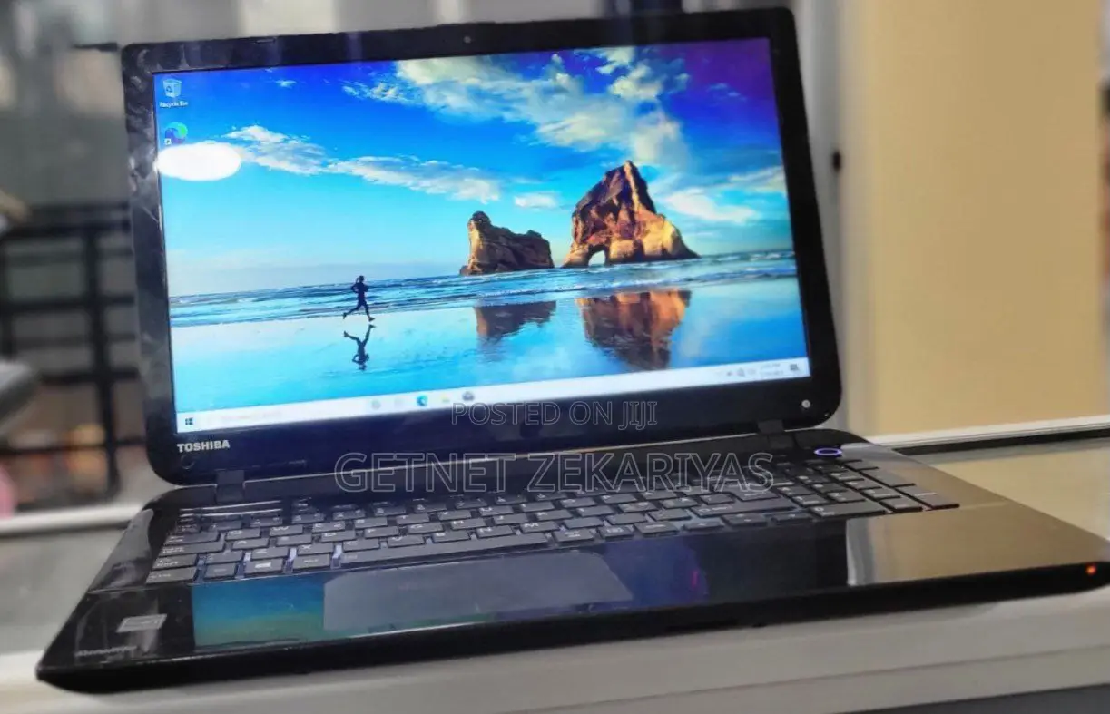 New Laptop Toshiba Satellite C665 4GB Intel Core I7 SSD 256GB