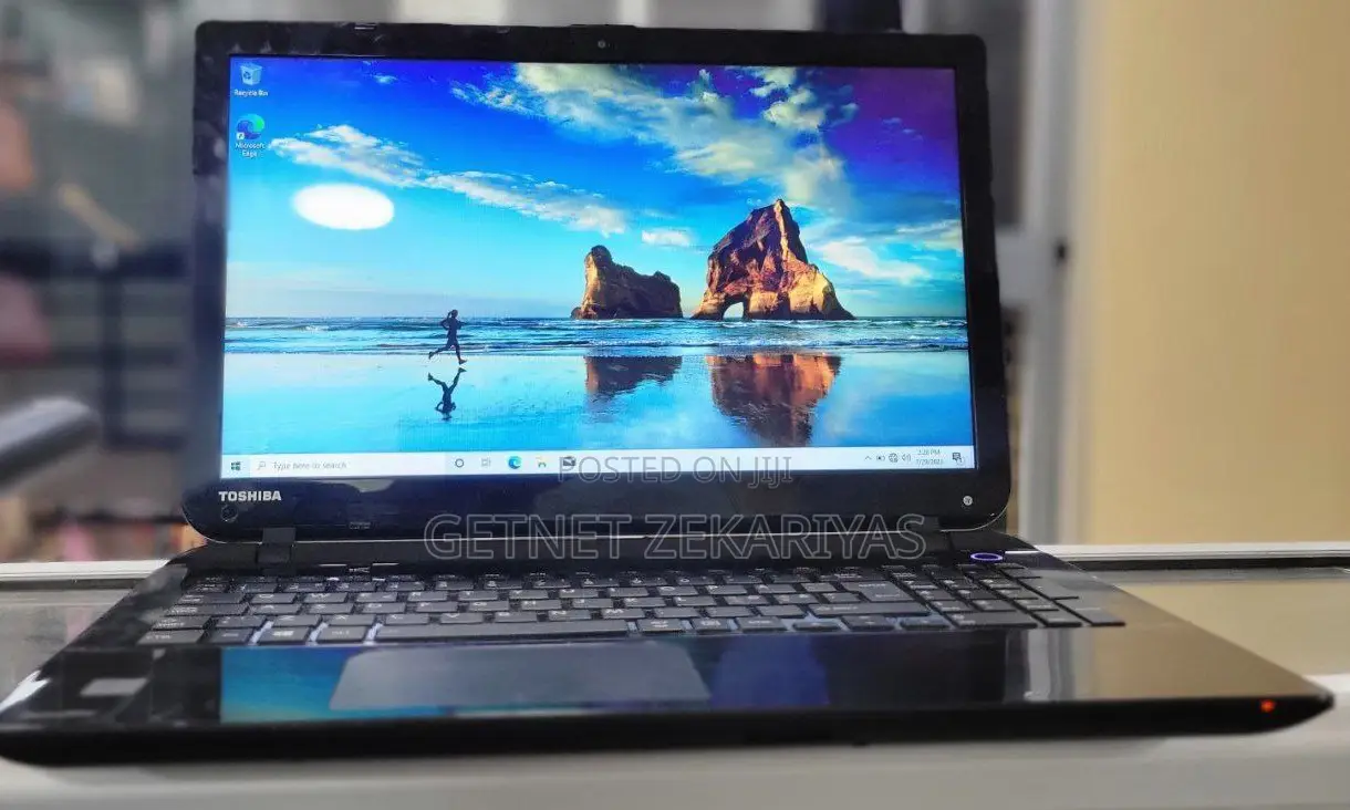 New Laptop Toshiba Satellite C665 4GB Intel Core I7 SSD 256GB