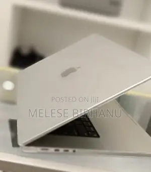 New Laptop Apple MacBook Pro 2022 M2 16GB Apple M2 SSD 1T