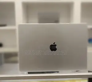 Photo - New Laptop Apple MacBook Pro 16GB Apple M2 SSD 1T