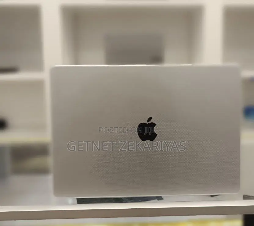 New Laptop Apple MacBook Pro 16GB Apple M2 SSD 1T