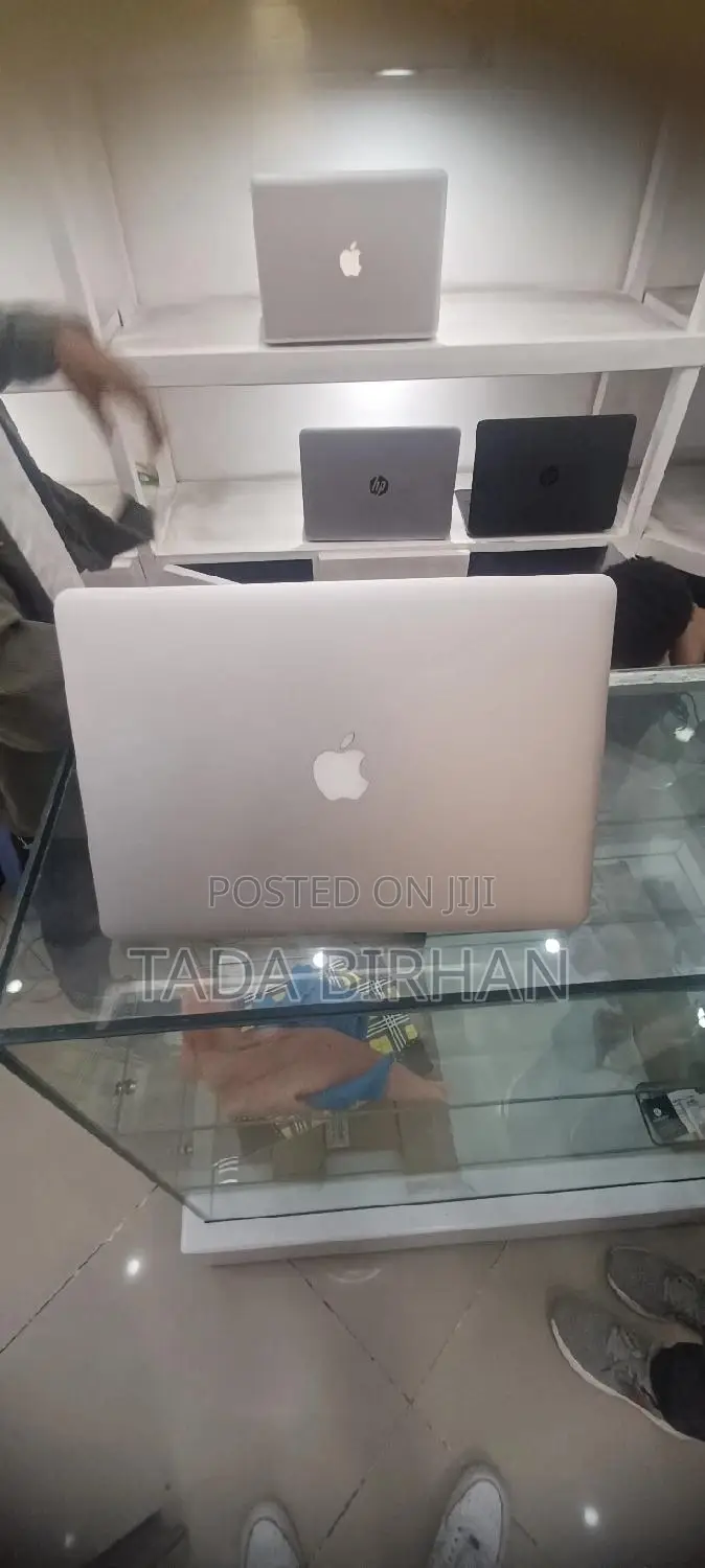 Laptop Apple MacBook Pro 2017 8GB Intel Core i7 SSD 512GB